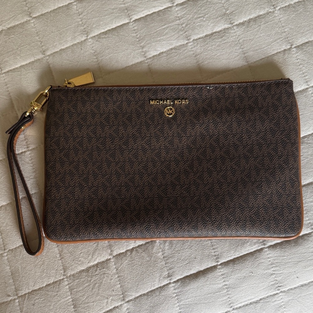 MICHAEL Michael Kors Jet Set Charm Wristlet